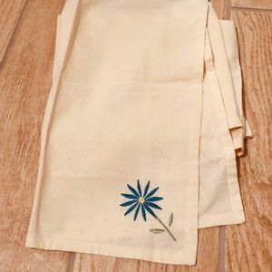 5 Flower Embroidered Cloth Napkins